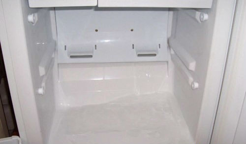 Ледяная корка в холодильнике